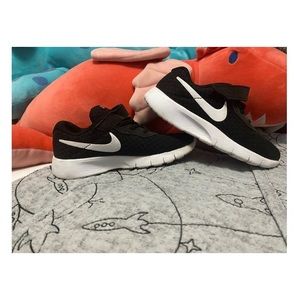 Toddler Nike shoe